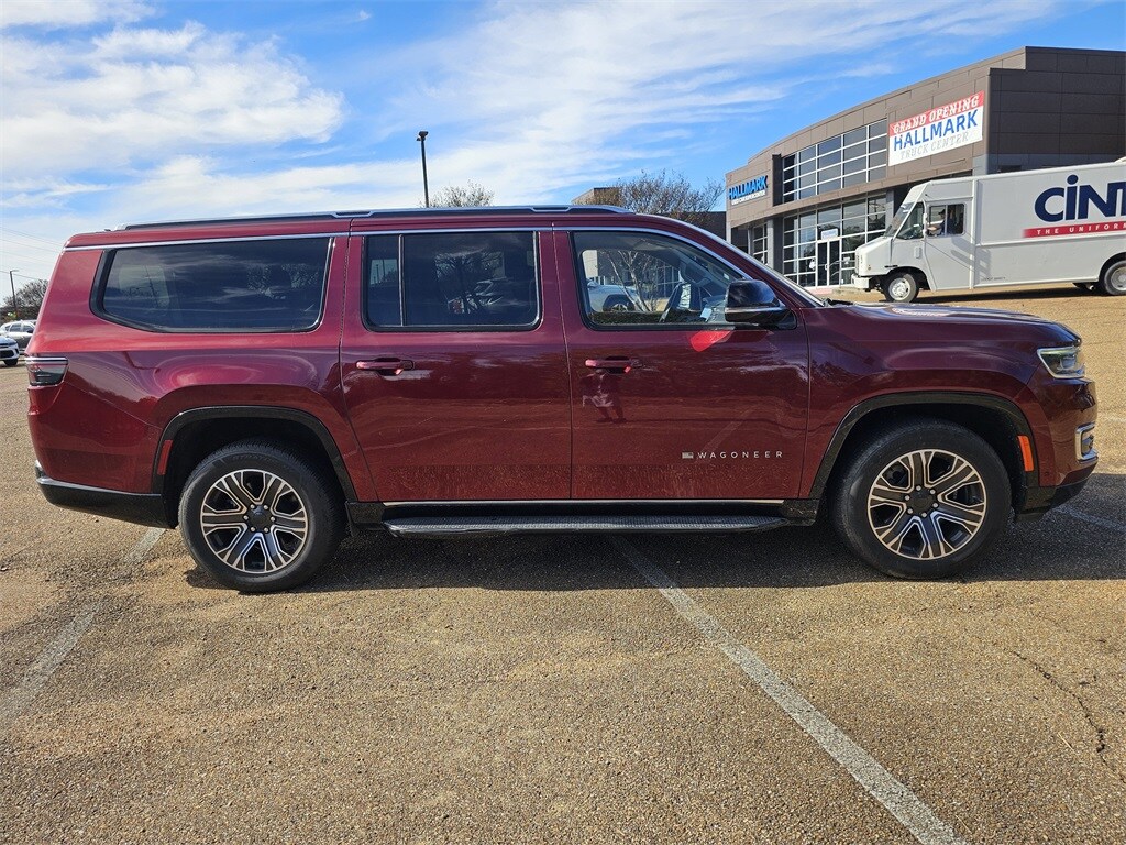 2024 Jeep Wagoneer L Series II photo 2