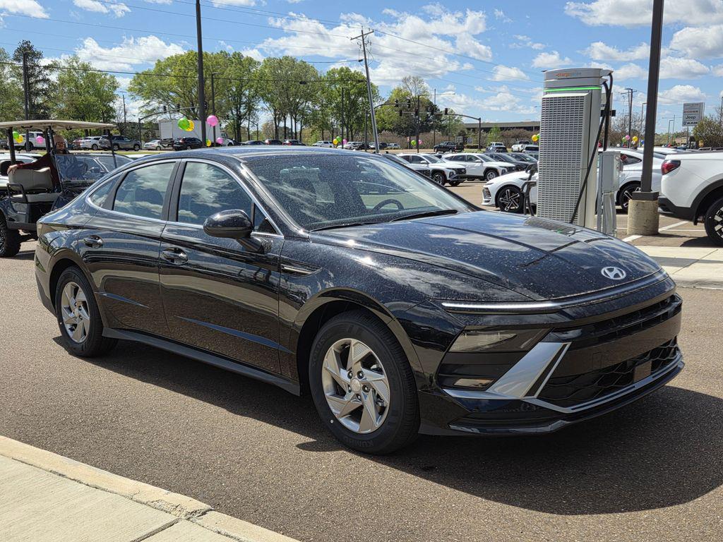 2026 Hyundai Sonata SE's photo