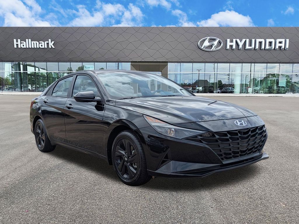2023 Hyundai Elantra Hybrid Sedan 