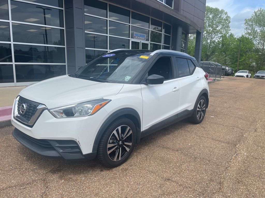 Used 2019 Nissan Kicks SV with VIN 3N1CP5CU5KL499214 for sale in Flowood, MS