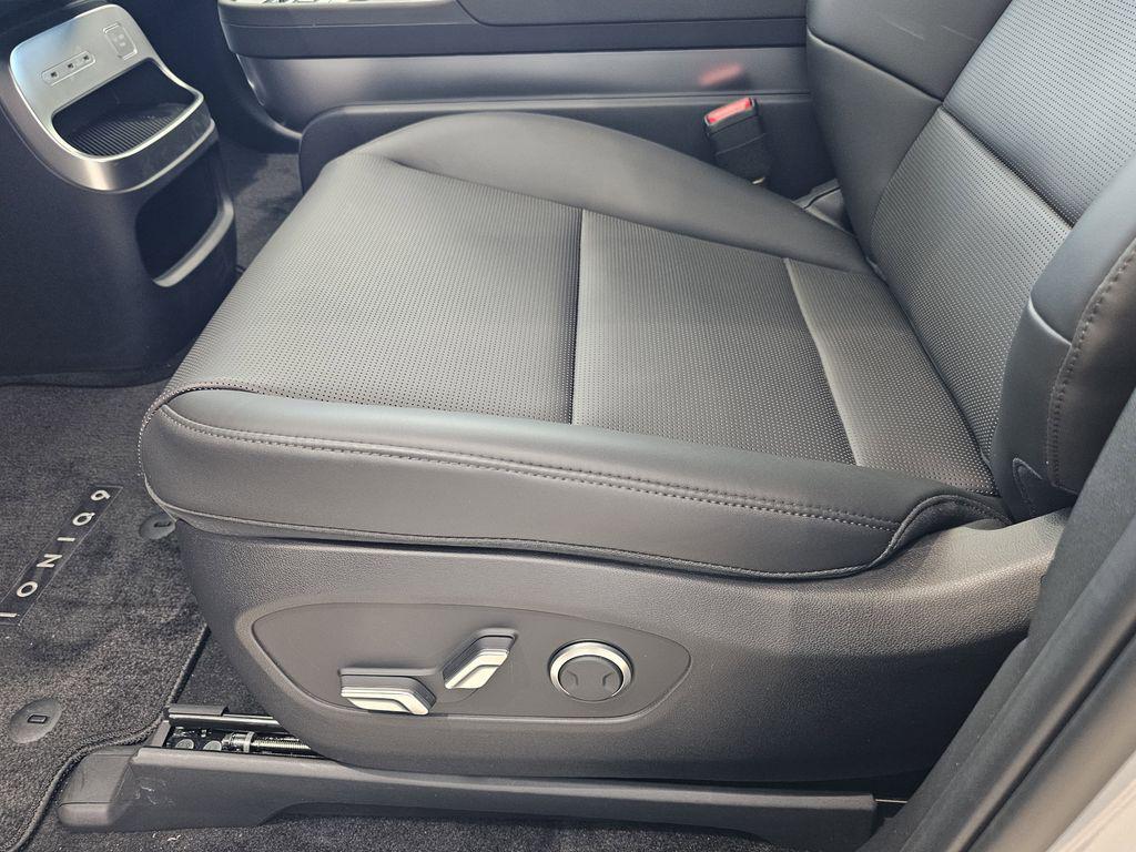 2026 Hyundai IONIQ 9 SEL - Photo 10