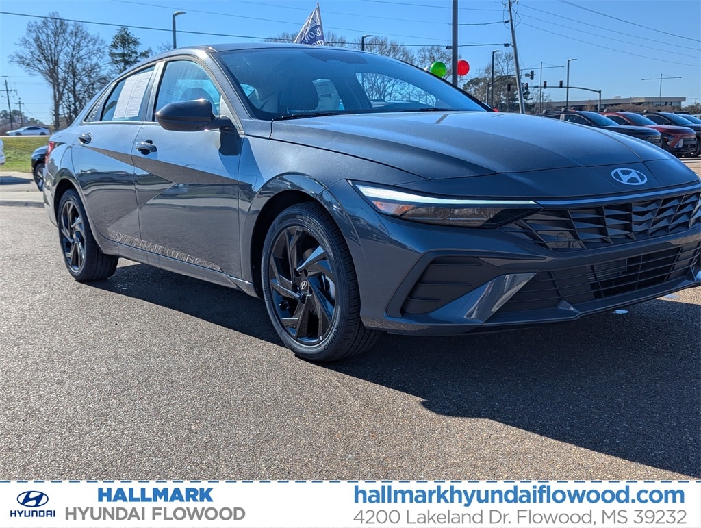 2026 Hyundai Elantra SEL's photo