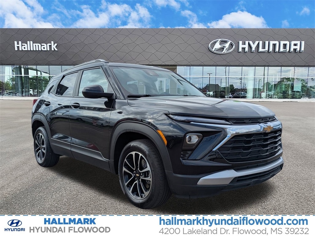 Used 2025 Chevrolet Trailblazer LT SUV