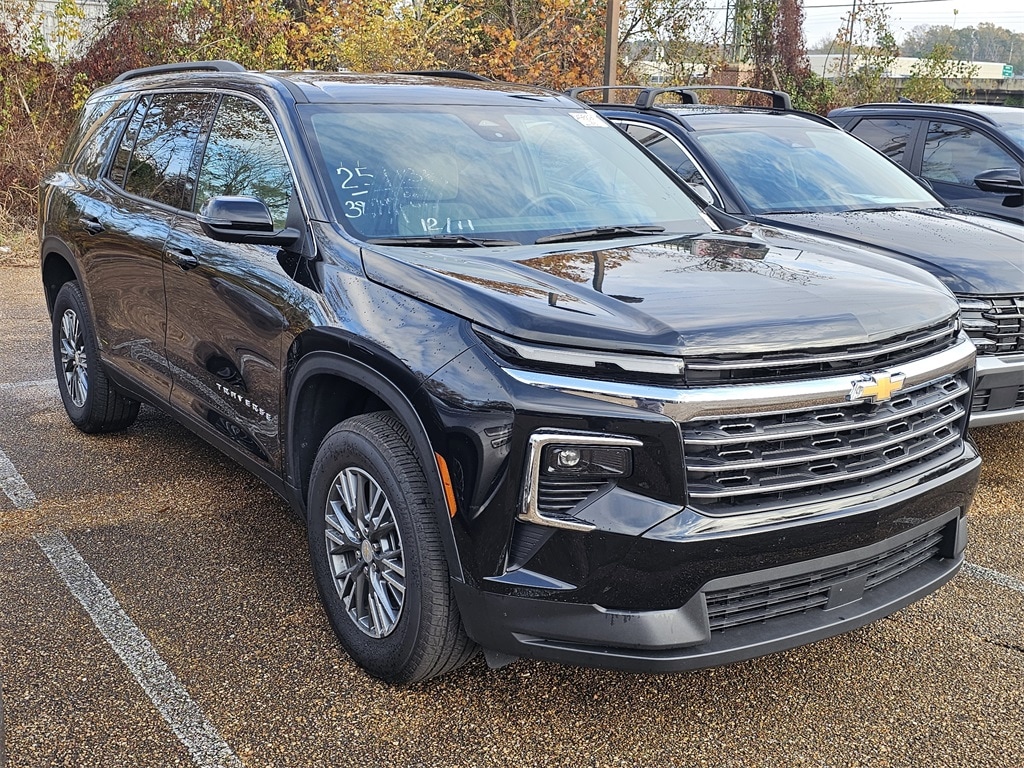 2025 Chevrolet Traverse LT's photo