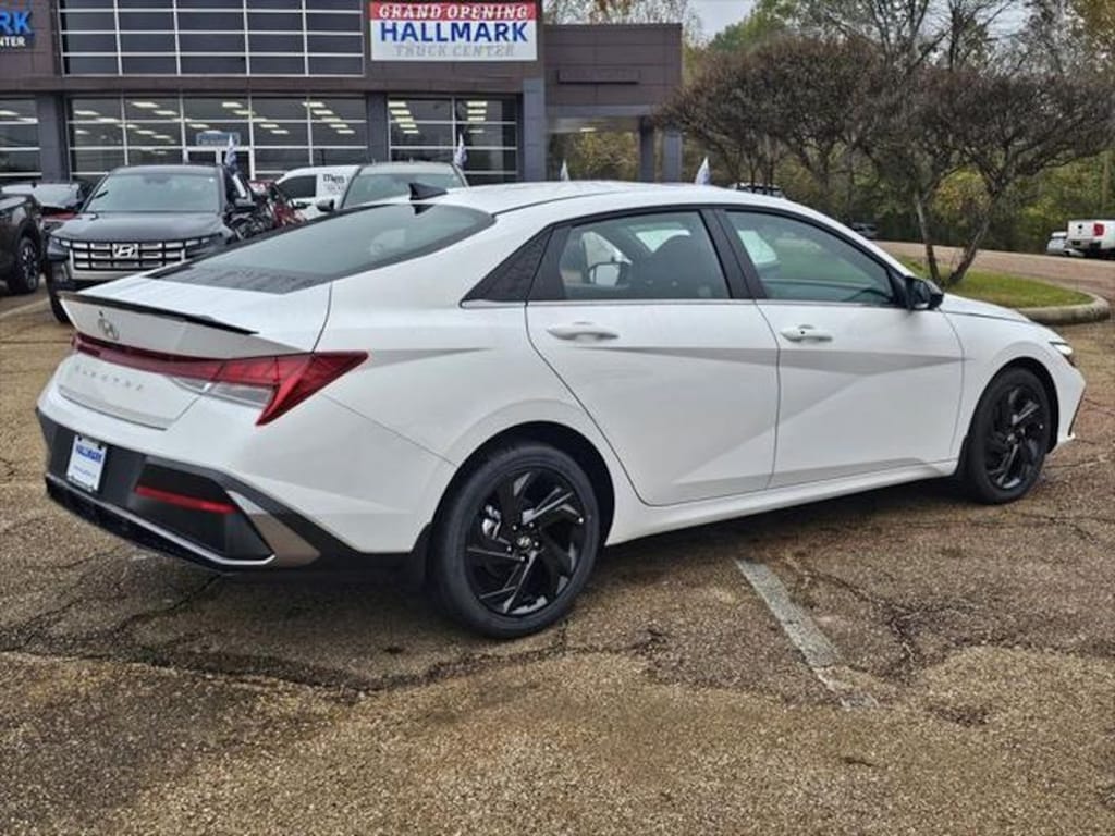 New 2026 Hyundai Elantra SEL Sport Premium Sedan
