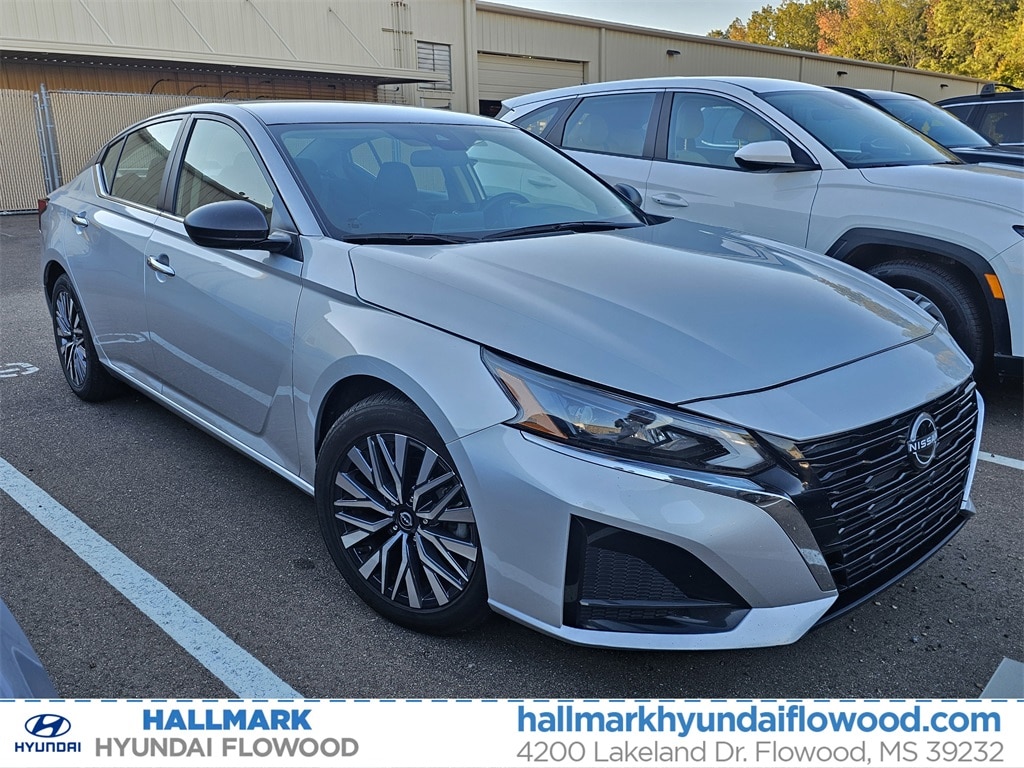 2024 Nissan Altima SV