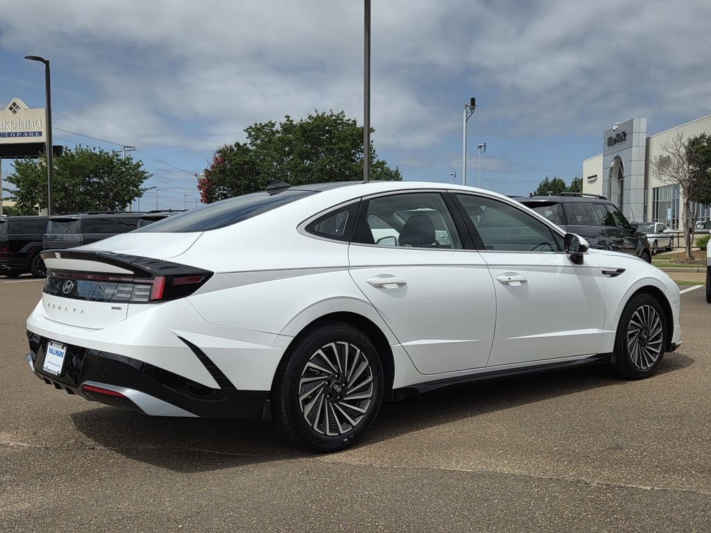 New 2026 Hyundai Sonata Hybrid SEL Sedan