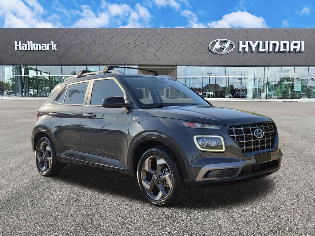 2024 Hyundai Venue Limited IVT's photo