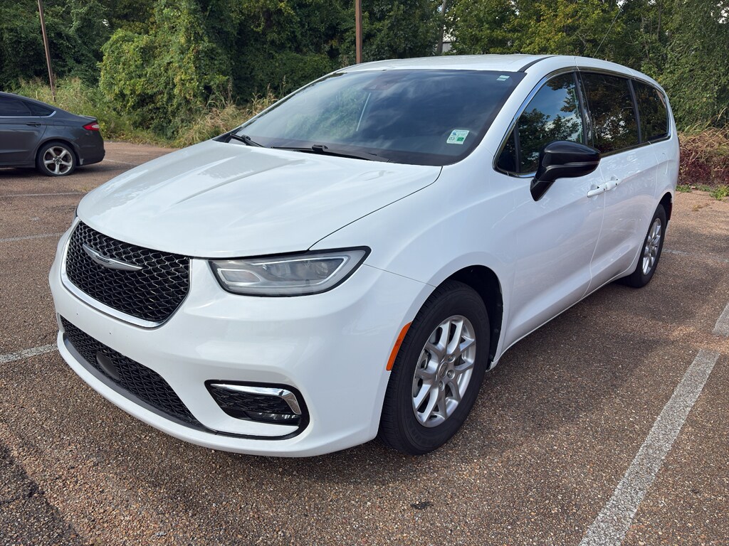 Used 2024 Chrysler Pacifica Touring Passenger Van