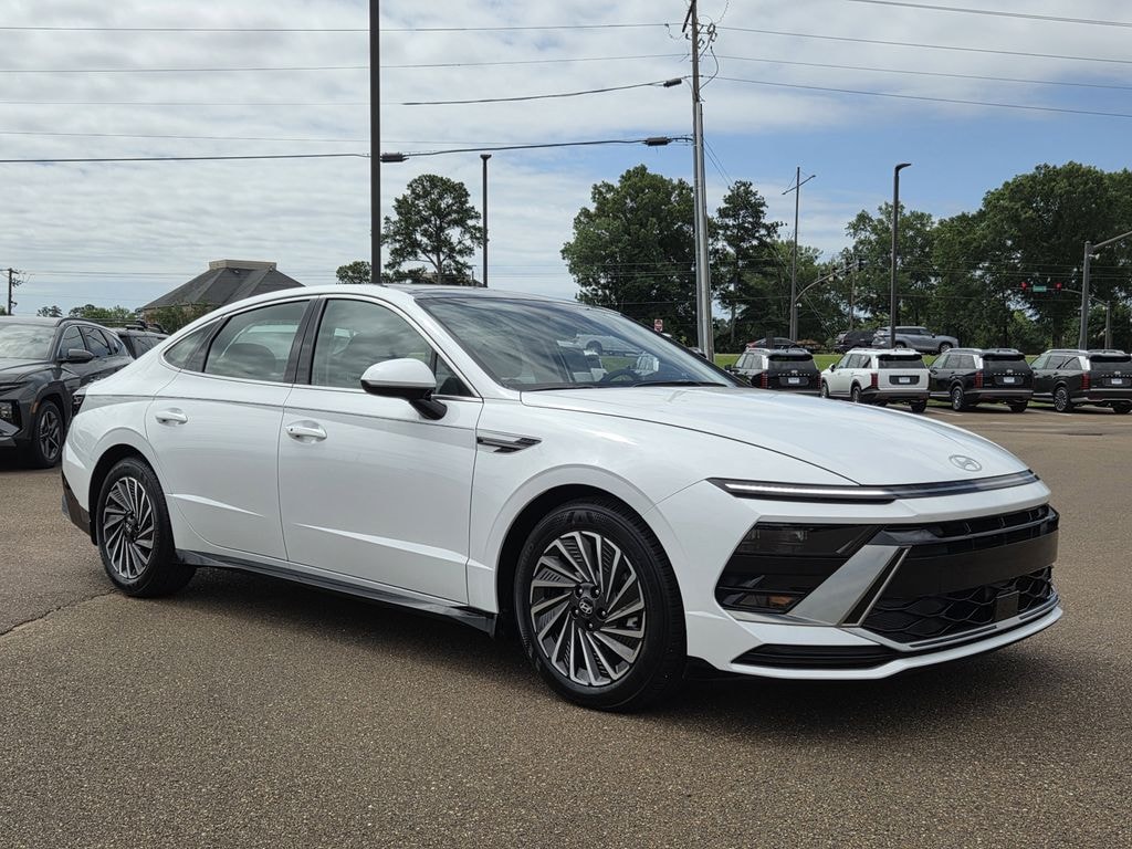 New 2026 Hyundai Sonata Hybrid SEL Sedan
