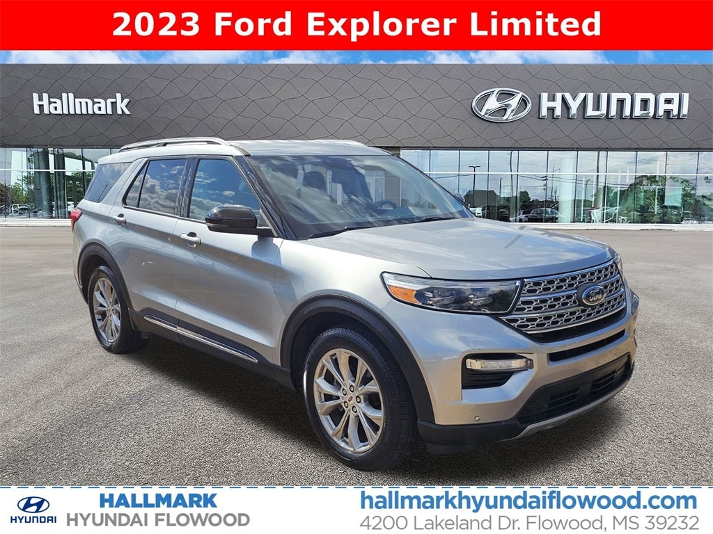 2023 Ford Explorer Limited's photo