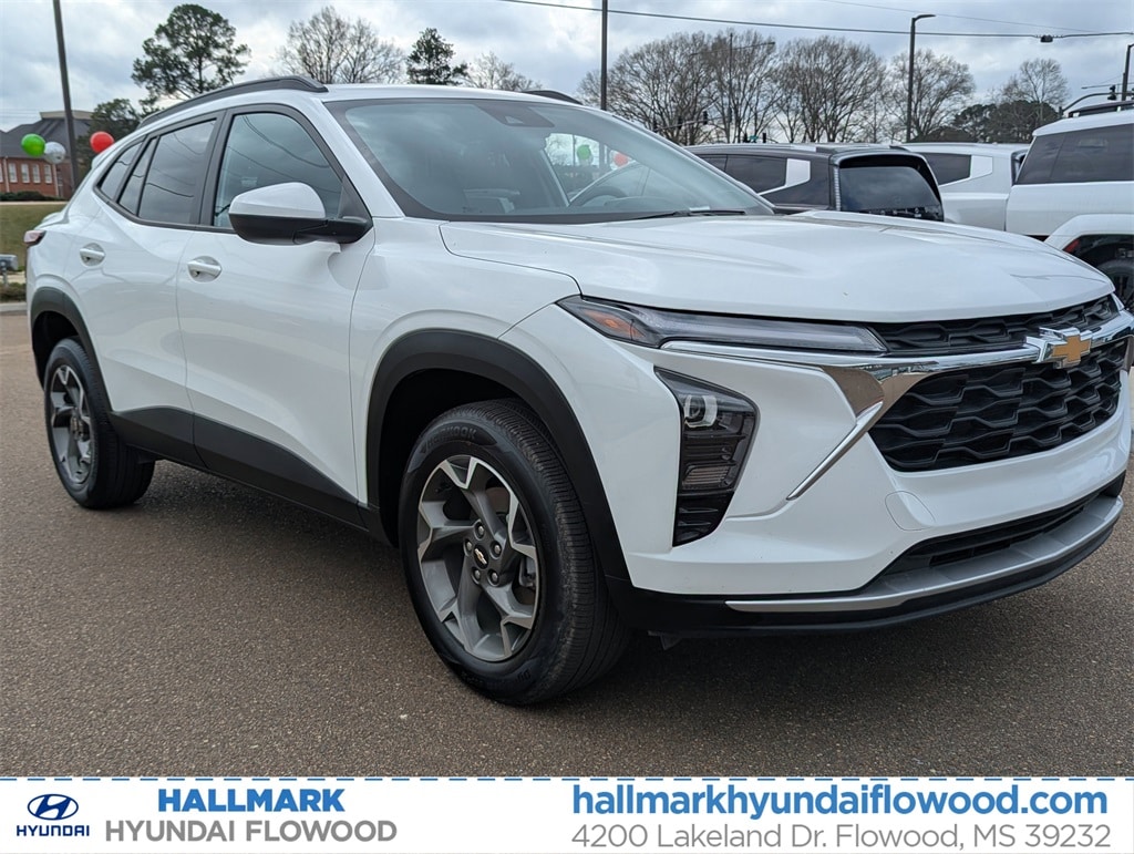 2025 Chevrolet Trax LT's photo