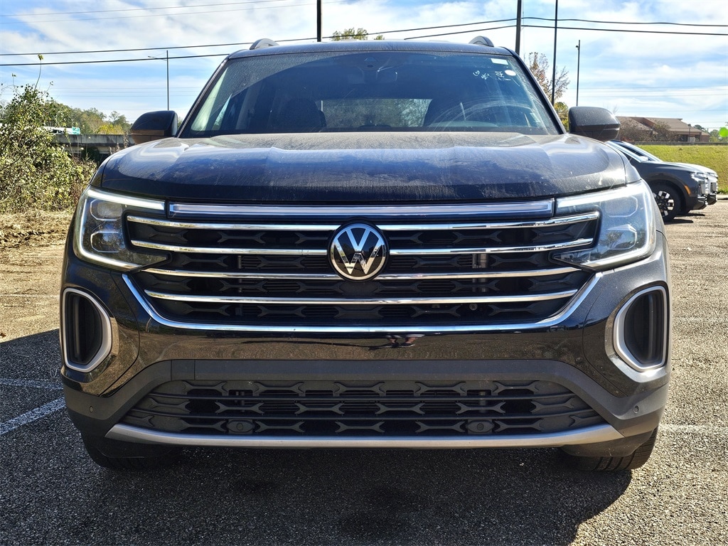Used 2025 Volkswagen Atlas 2.0T SE w/Technology SUV