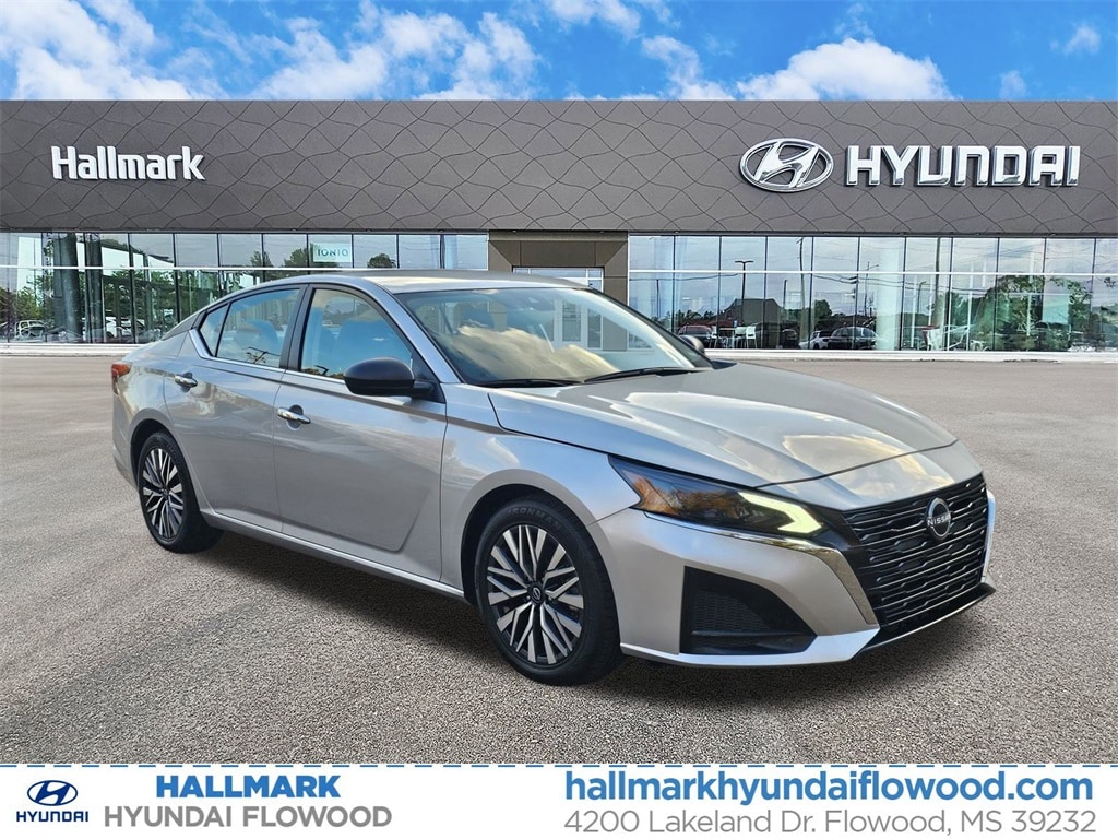 2024 Nissan Altima SV's photo