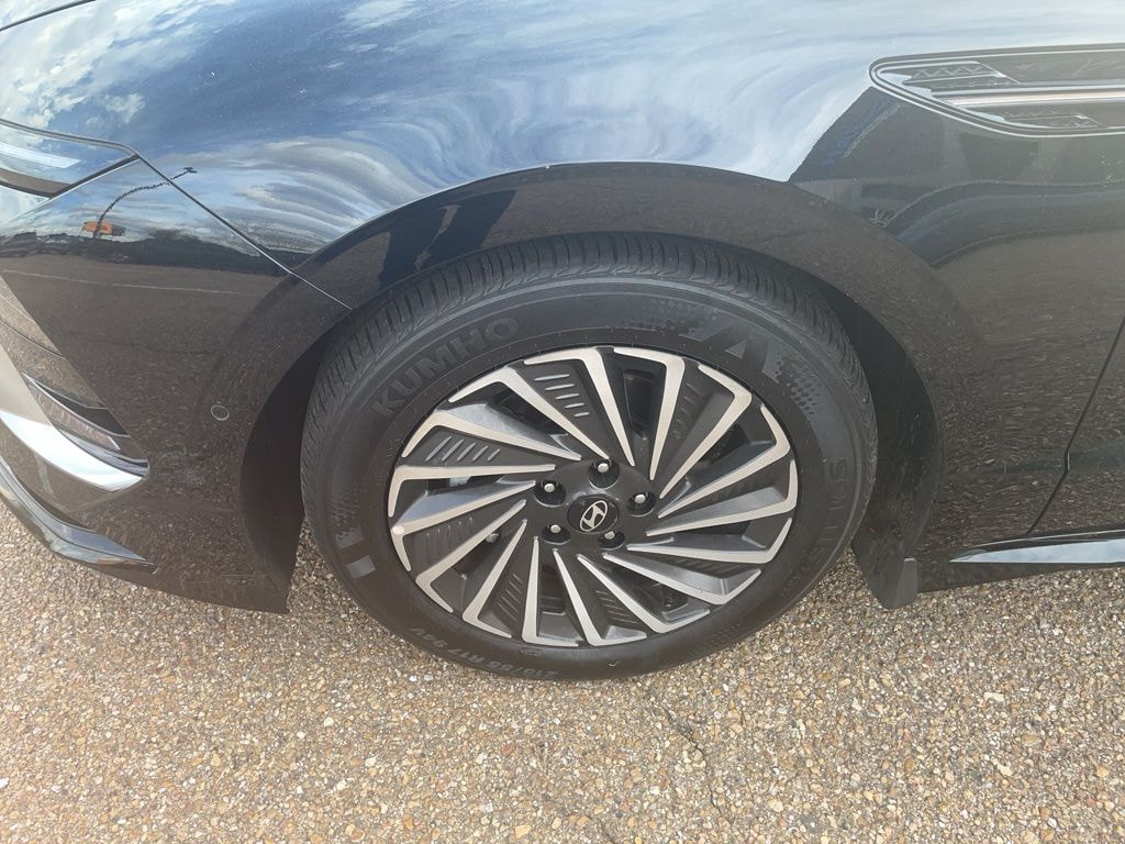 Used 2025 Hyundai Sonata Hybrid Limited Sedan