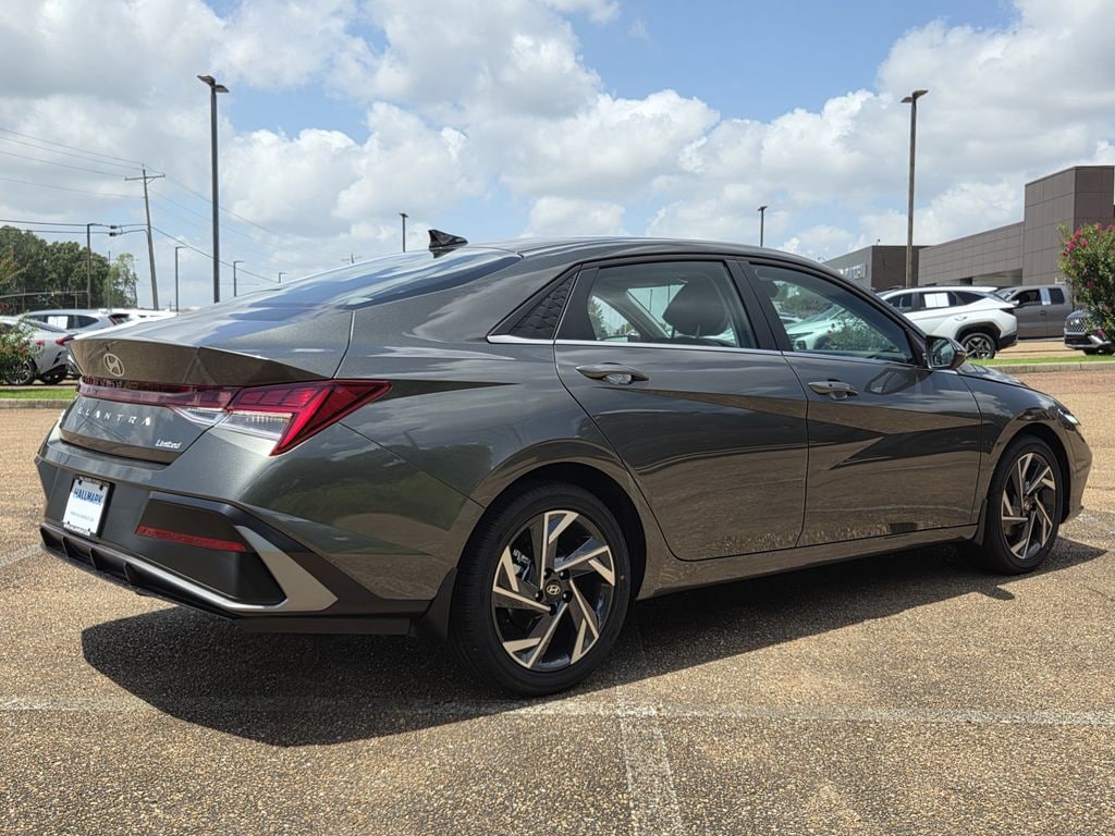 New 2026 Hyundai Elantra Limited Sedan