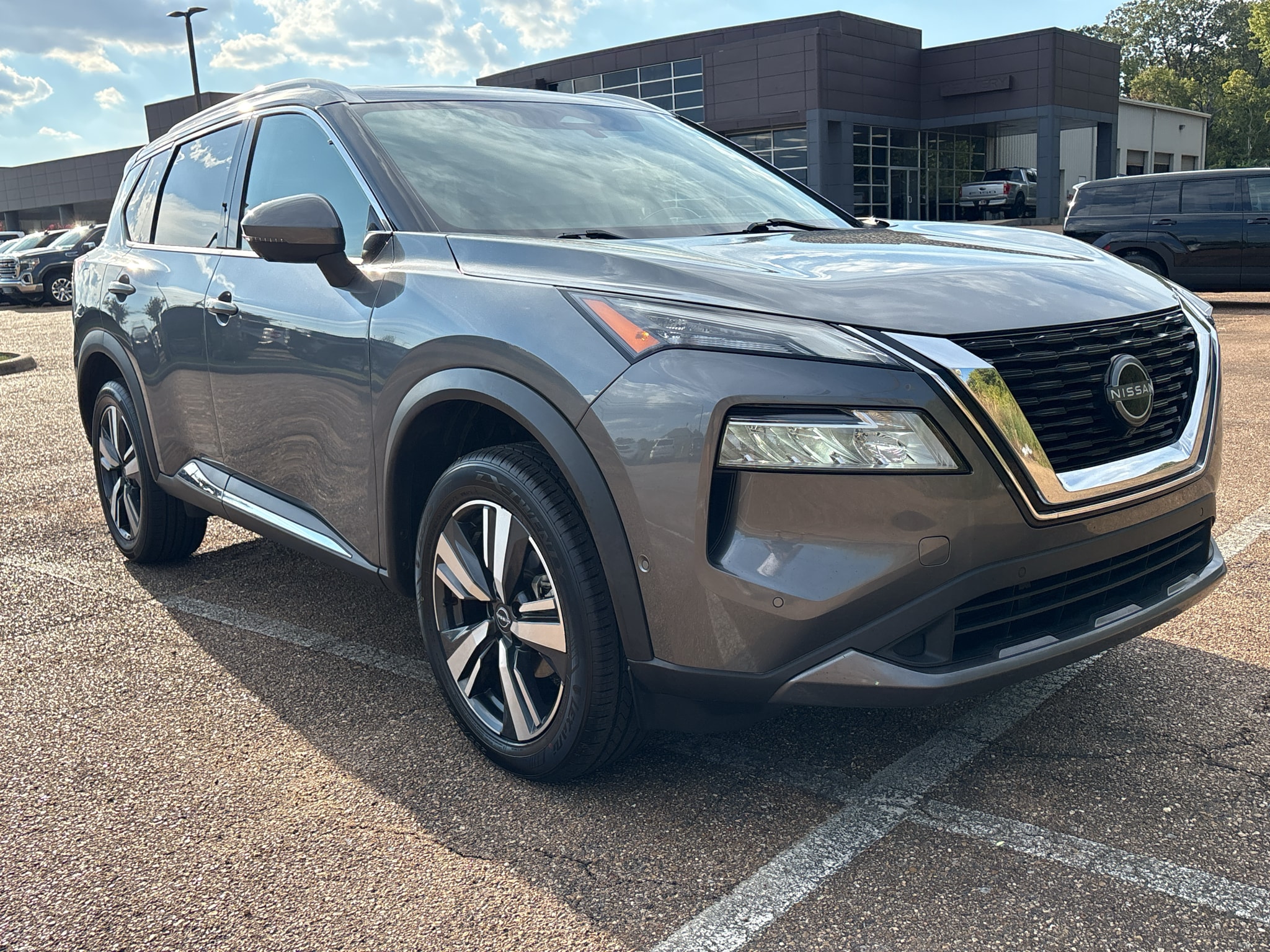 2023 Nissan Rogue SL