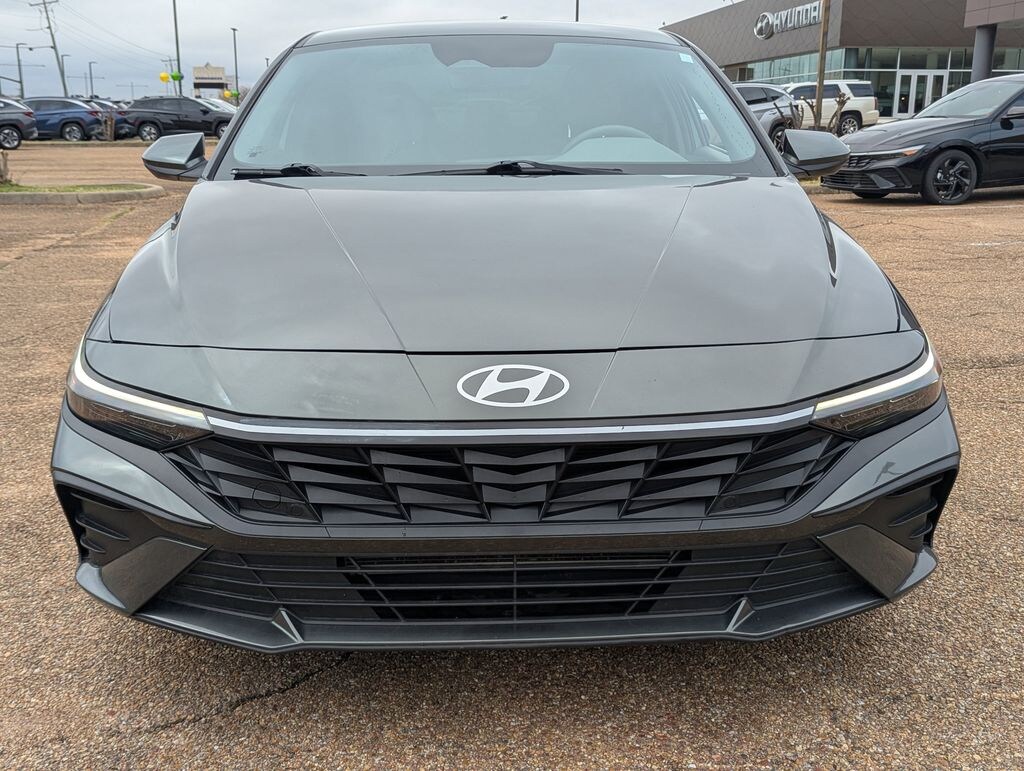 Used 2024 Hyundai Elantra SEL Sedan