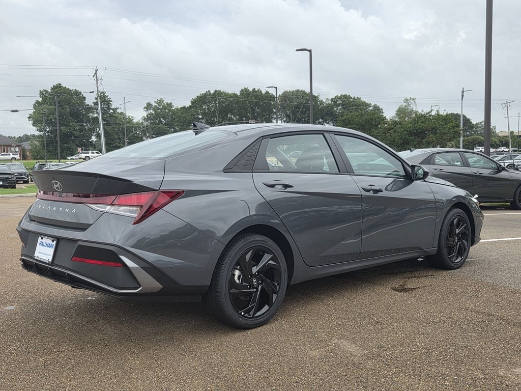 New 2026 Hyundai Elantra SEL Sport Sedan