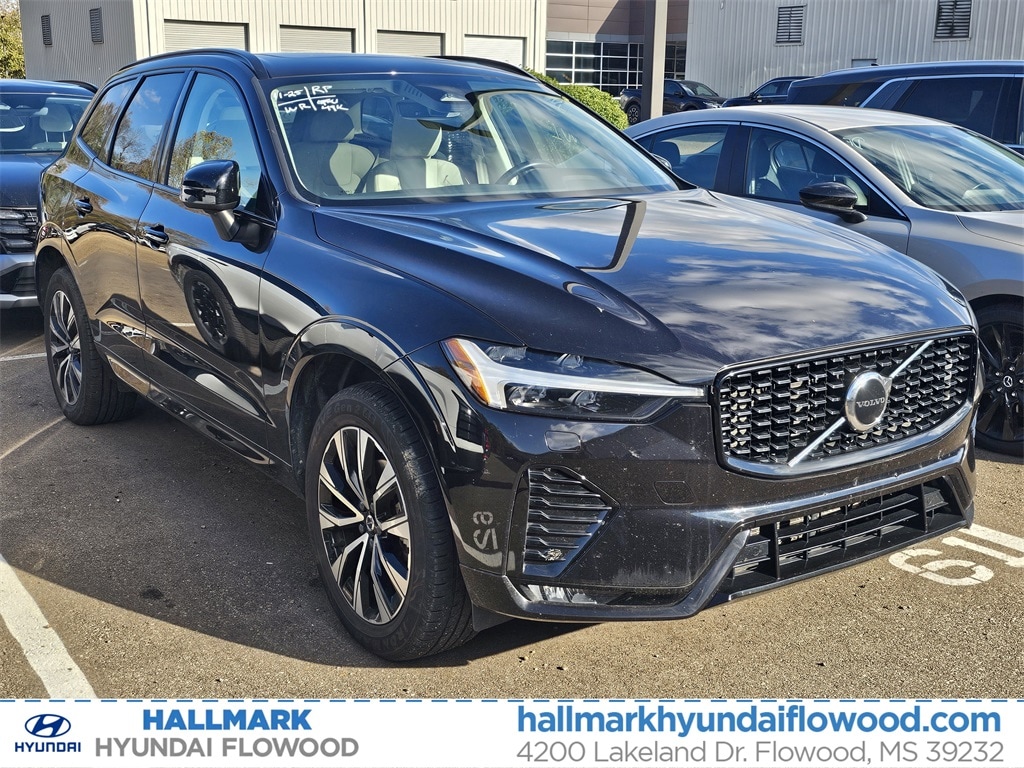 2024 Volvo XC60 Core's photo