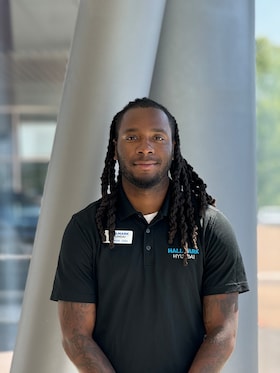 Staff member Keshun Cox from ID_9fe70982e2b5