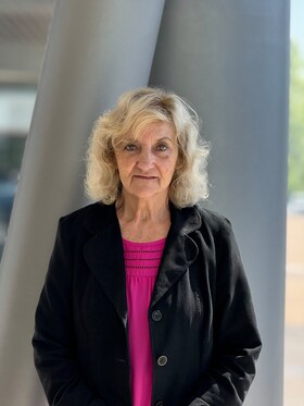 Staff member Shirley Lovell from ID_c05ddfd7d267