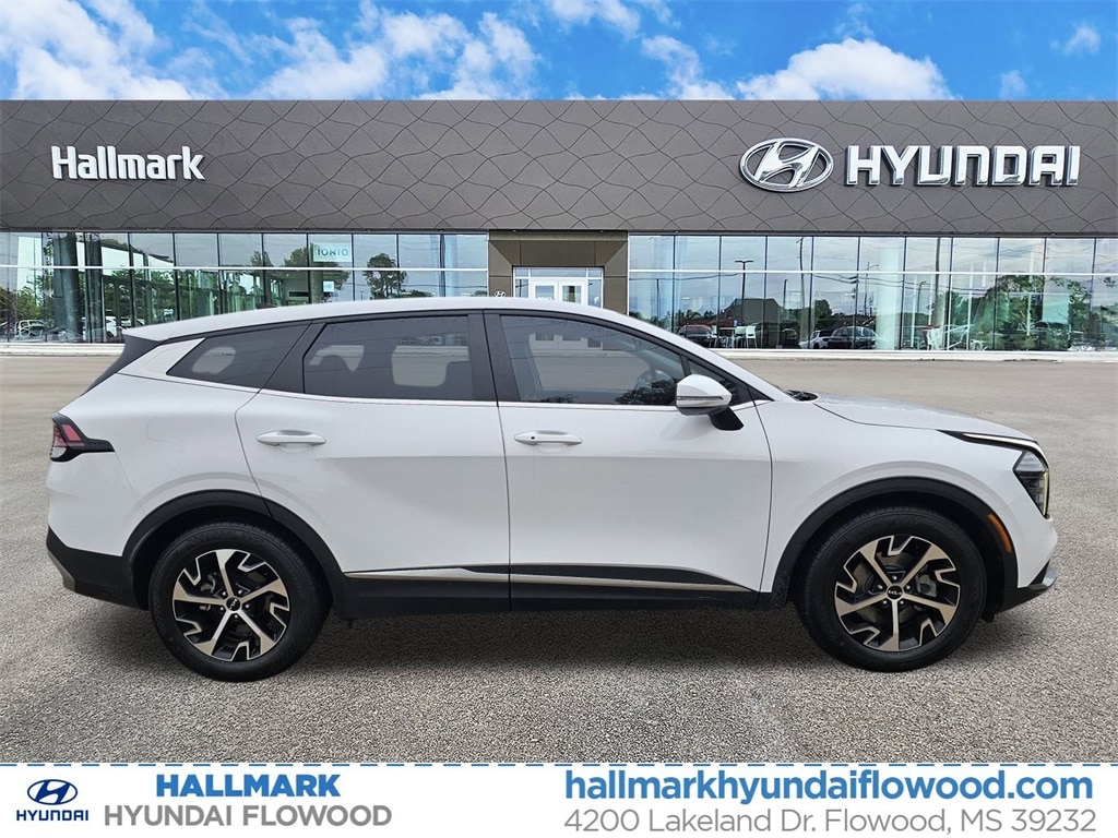 2024 Kia Sportage EX's photo