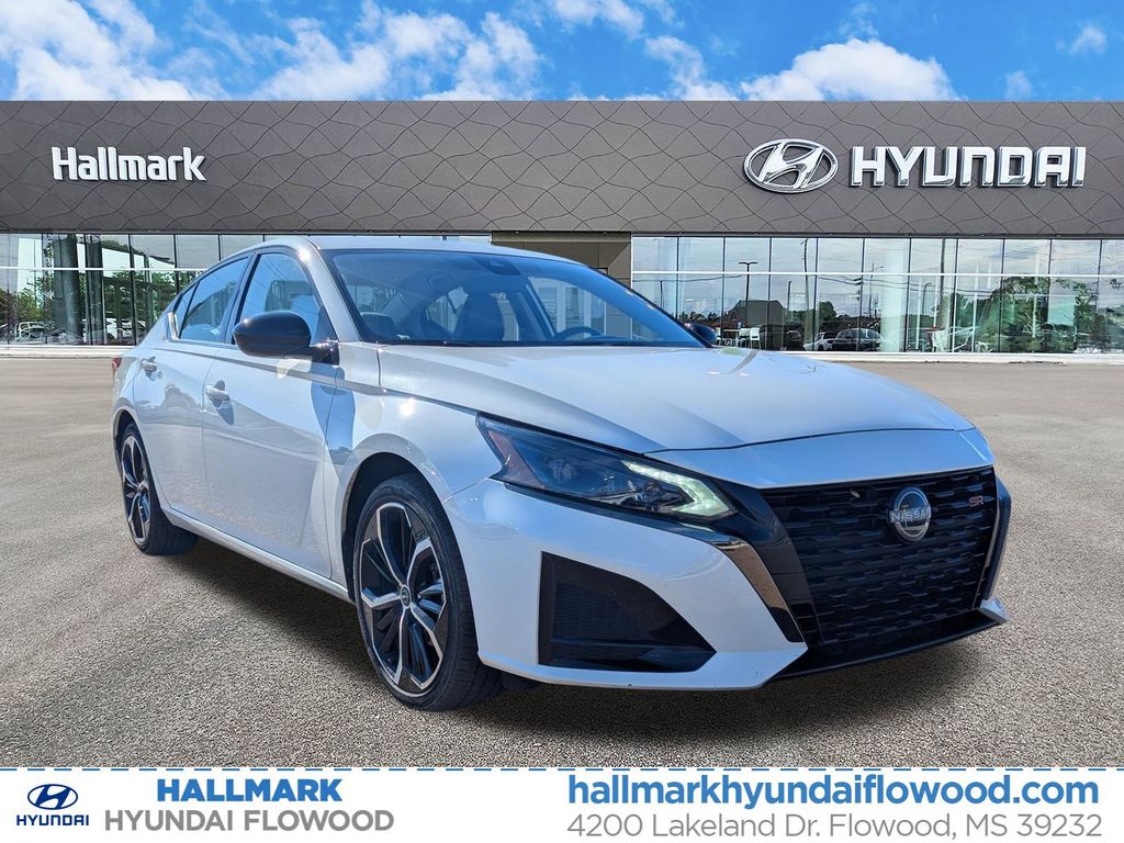 2024 Nissan Altima SR