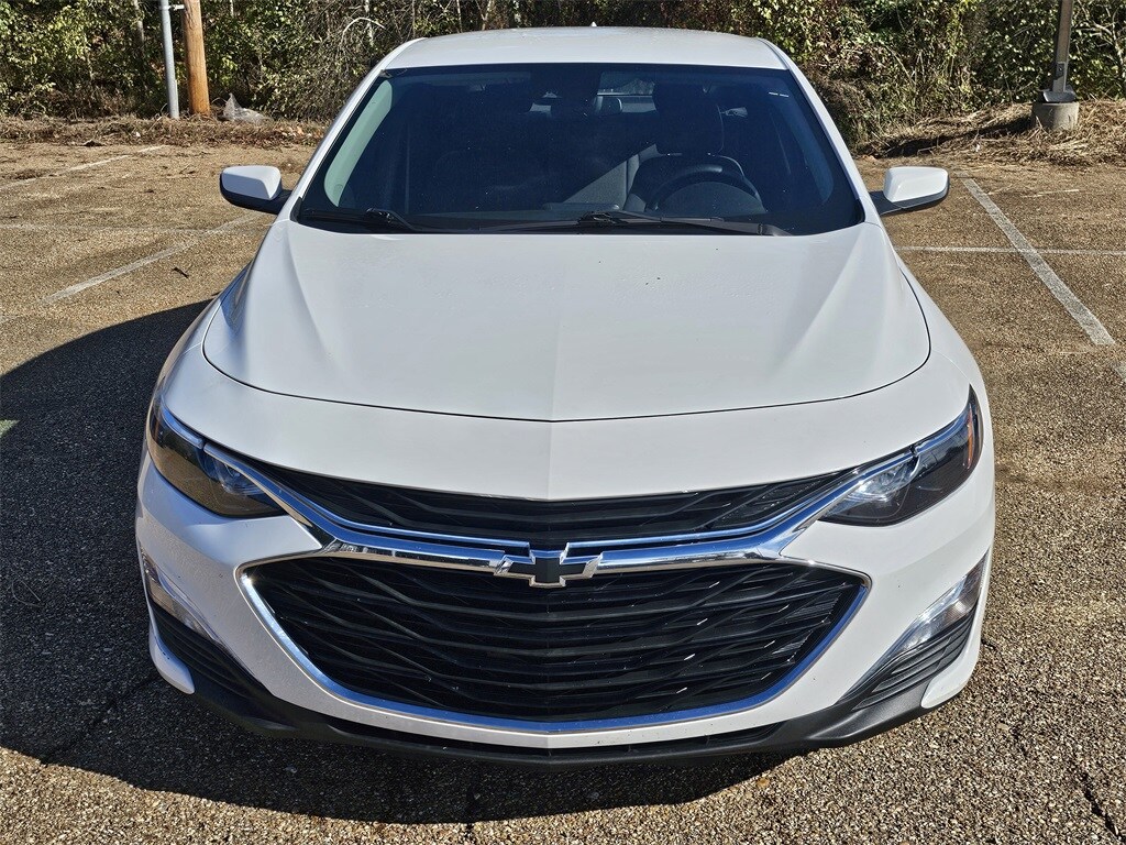 2024 Chevrolet Malibu RS photo 2