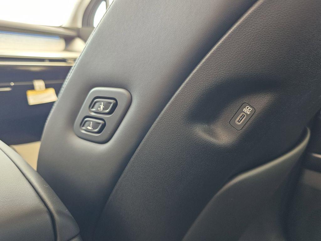 2026 Hyundai IONIQ 9 SEL - Photo 15