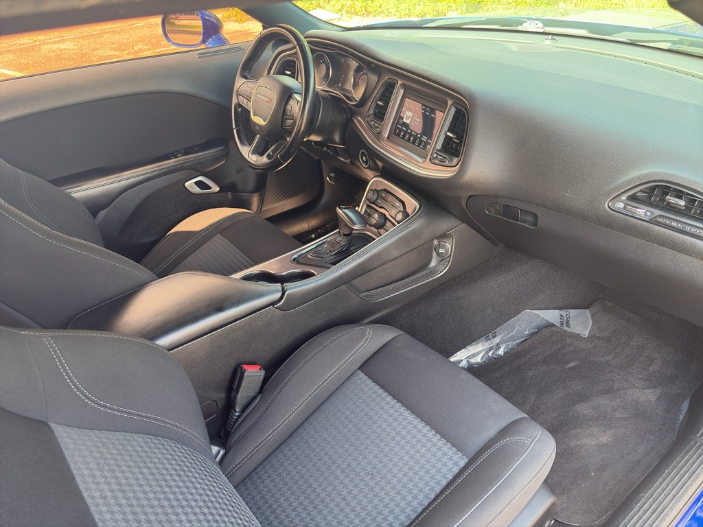 2022 Dodge Challenger SXT - Photo 13