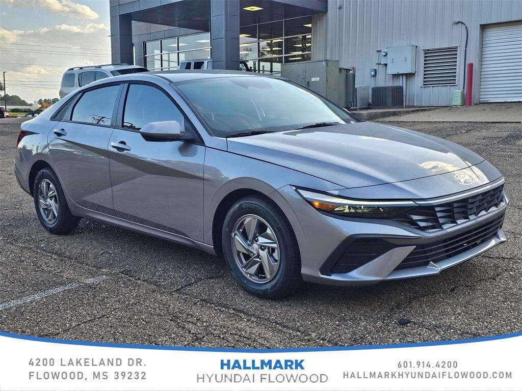 New 2026 Hyundai Elantra SE Sedan