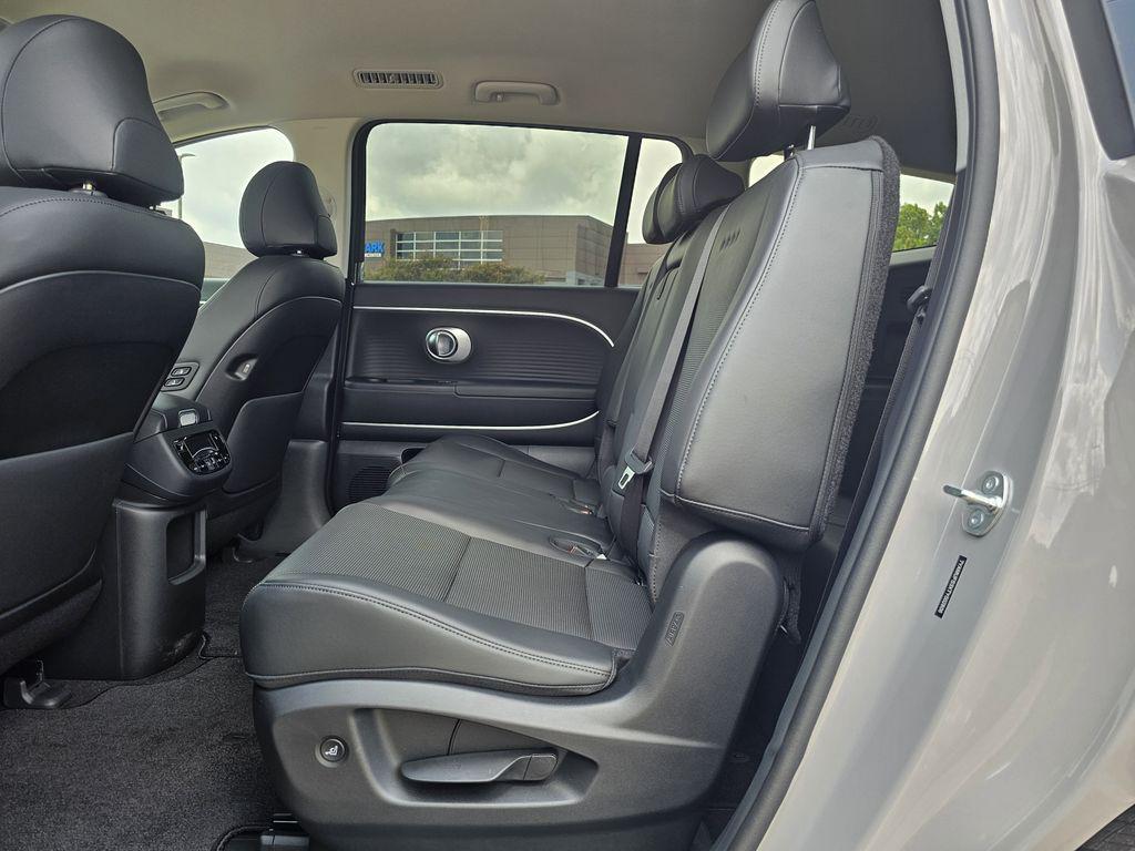 2026 Hyundai IONIQ 9 SEL - Photo 16