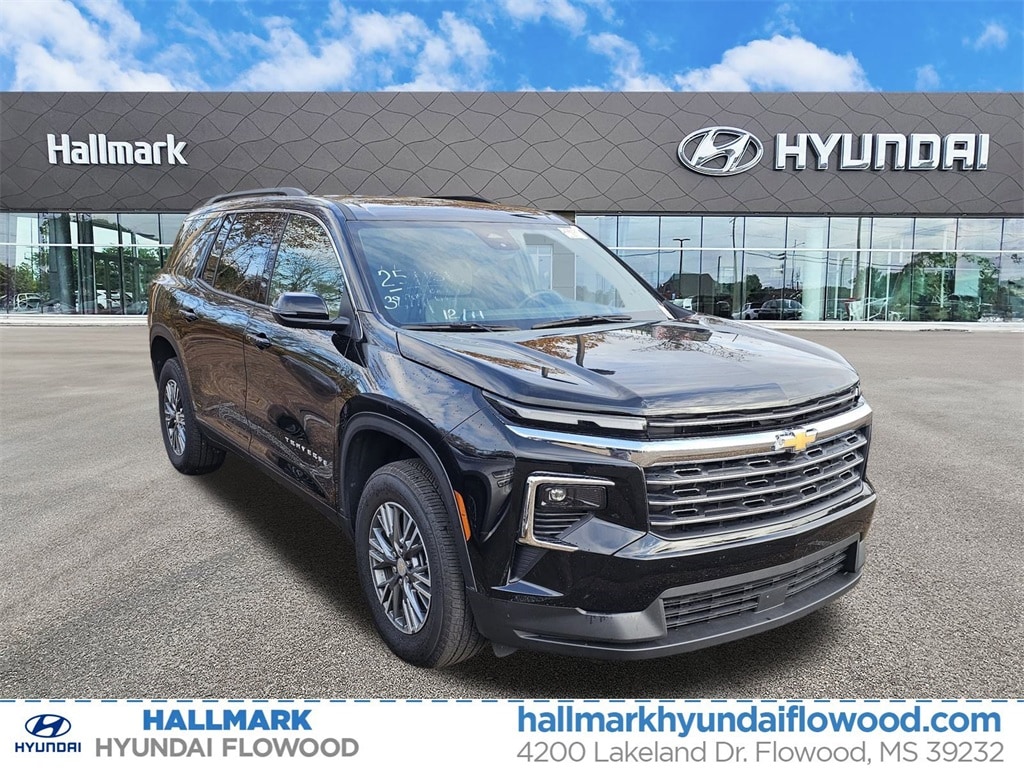 2025 Chevrolet Traverse LT's photo