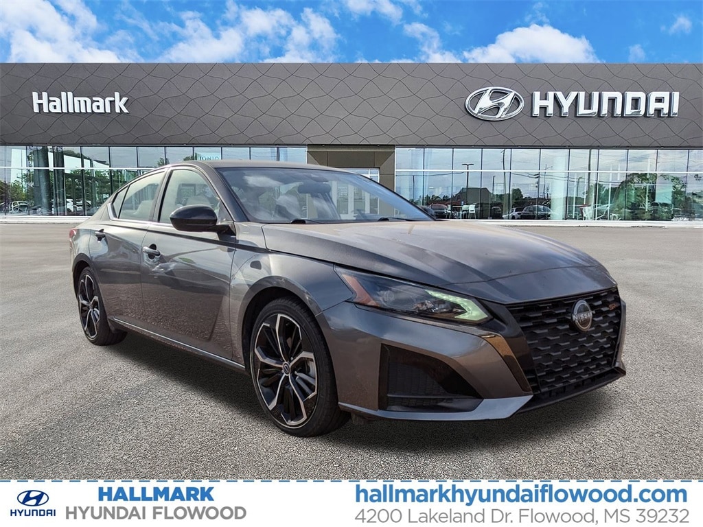 2024 Nissan Altima SR