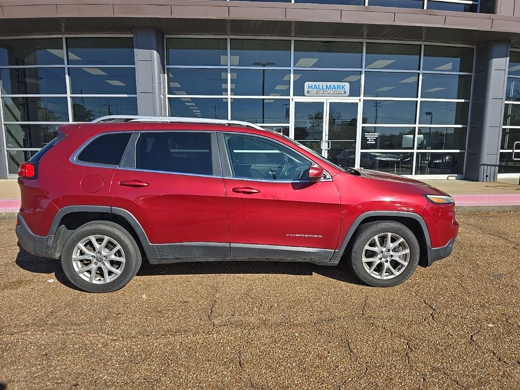 Used 2015 Jeep Cherokee Latitude with VIN 1C4PJLCB9FW578713 for sale in Flowood, MS