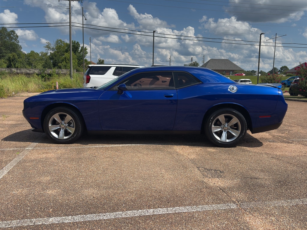 2022 Dodge Challenger SXT - Photo 8