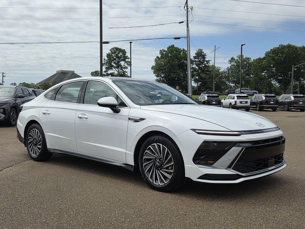 New 2026 Hyundai Sonata Hybrid SEL Sedan