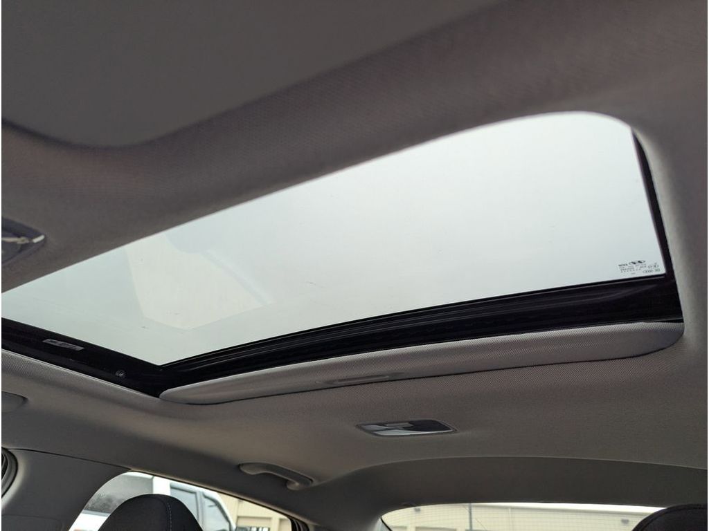 2025 Hyundai Elantra SEL - Photo 11