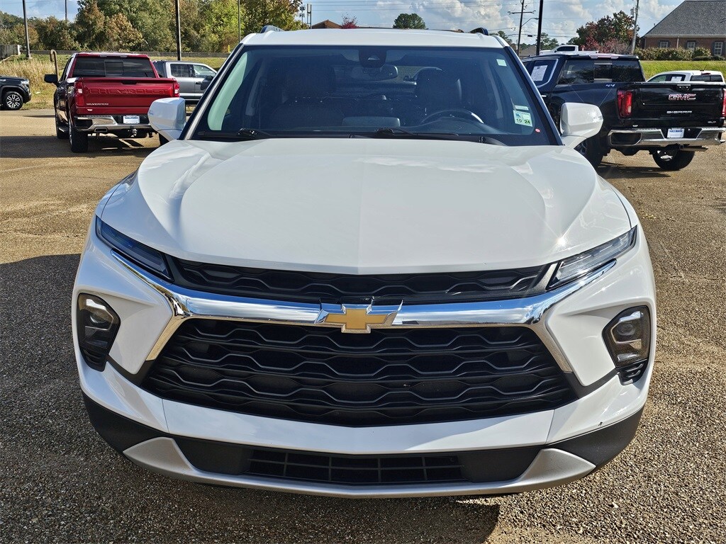 2024 Chevrolet Blazer 3LT photo 2