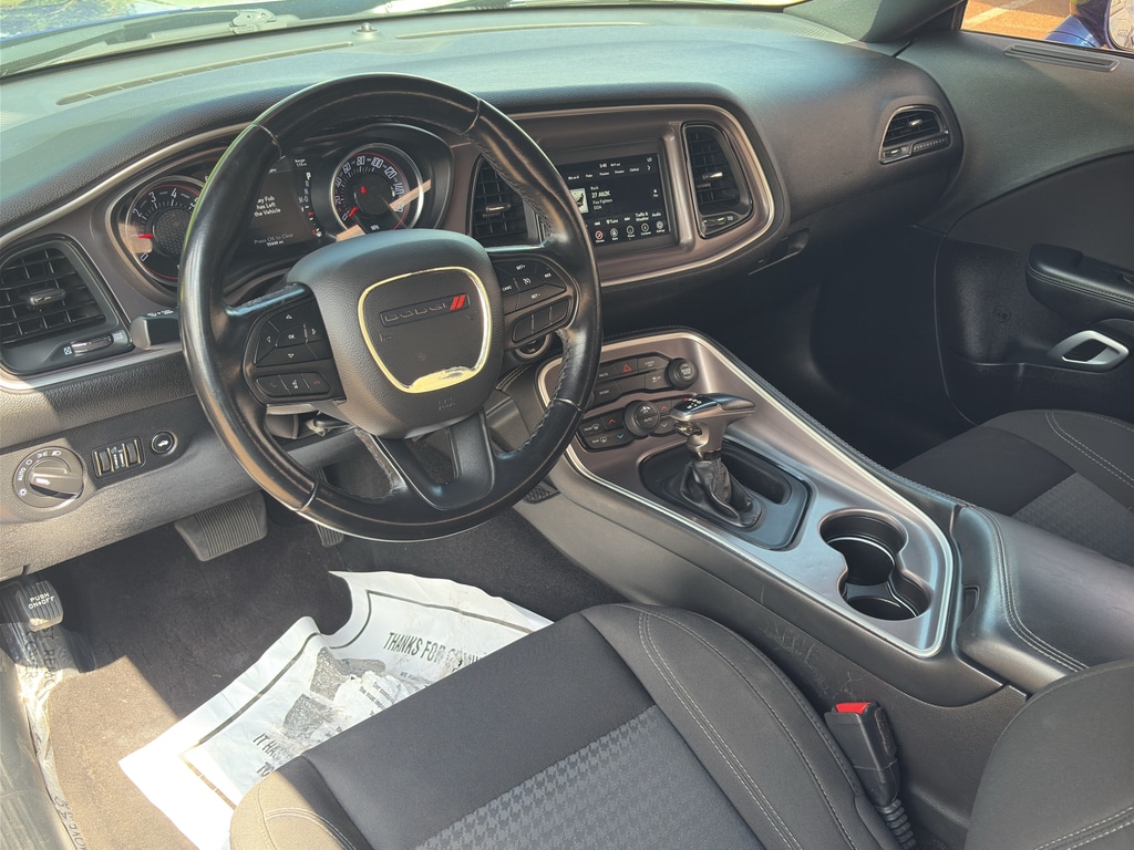 2022 Dodge Challenger SXT - Photo 10