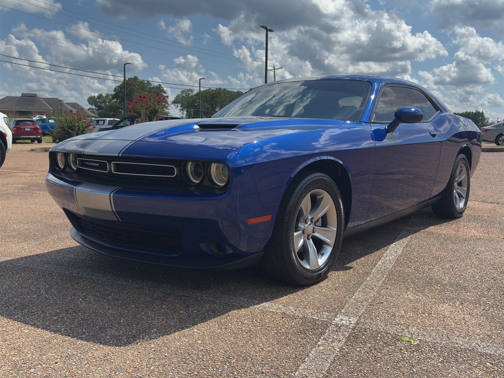 2022 Dodge Challenger SXT - Photo 9