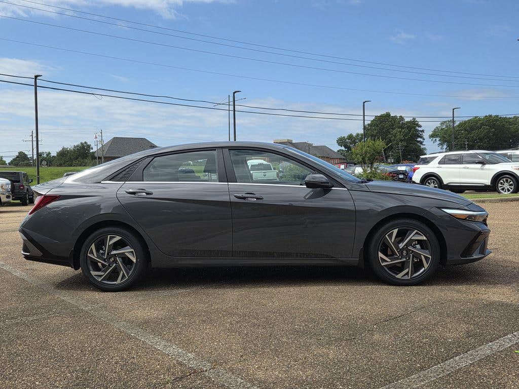 New 2026 Hyundai Elantra Limited Sedan