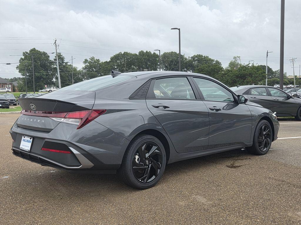 New 2026 Hyundai Elantra SEL Sport Sedan