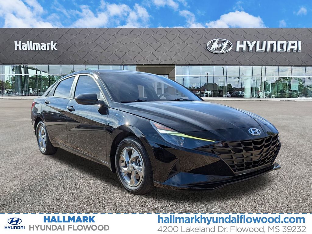 2022 Hyundai Elantra SE