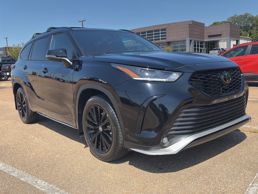 Used 2024 Toyota Highlander XSE Sport Utility
