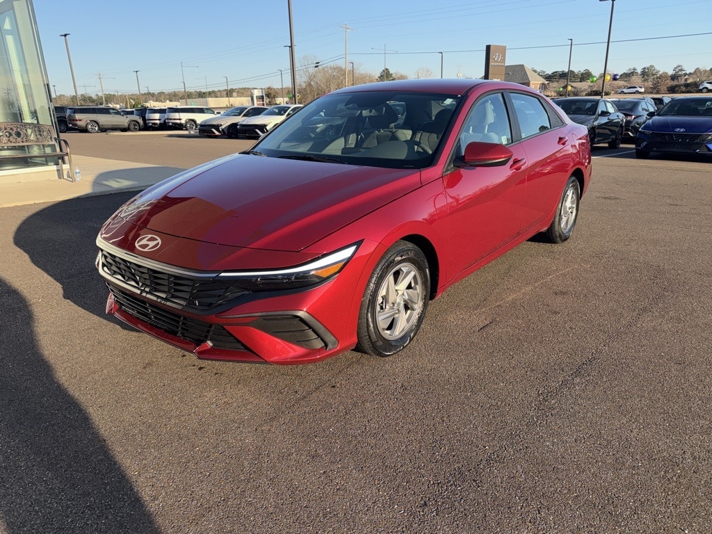 2024 Hyundai Elantra SE