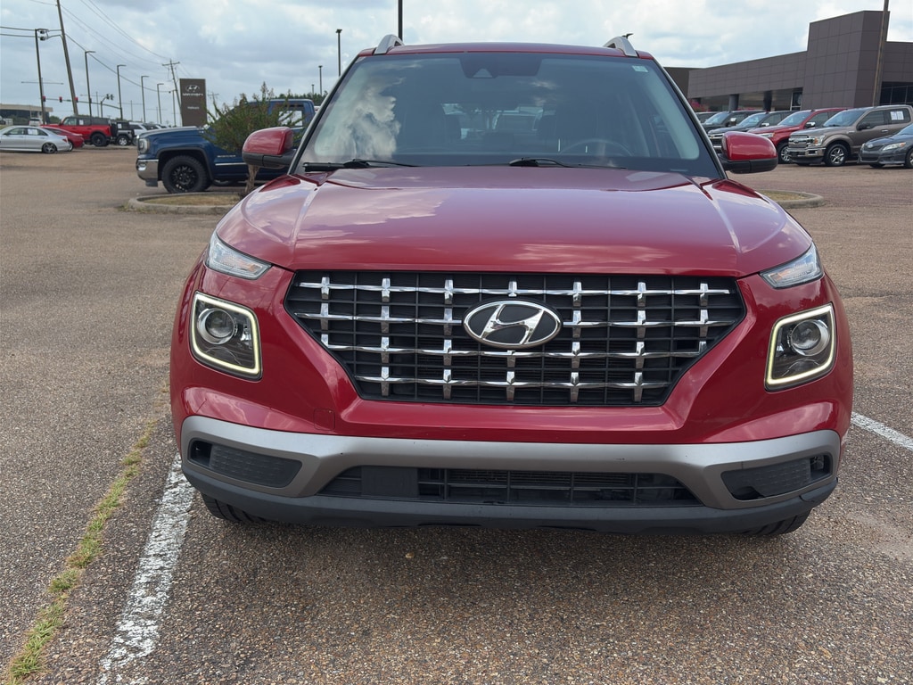 Used 2022 Hyundai Venue Limited with VIN KMHRC8A36NU186645 for sale in Flowood, MS