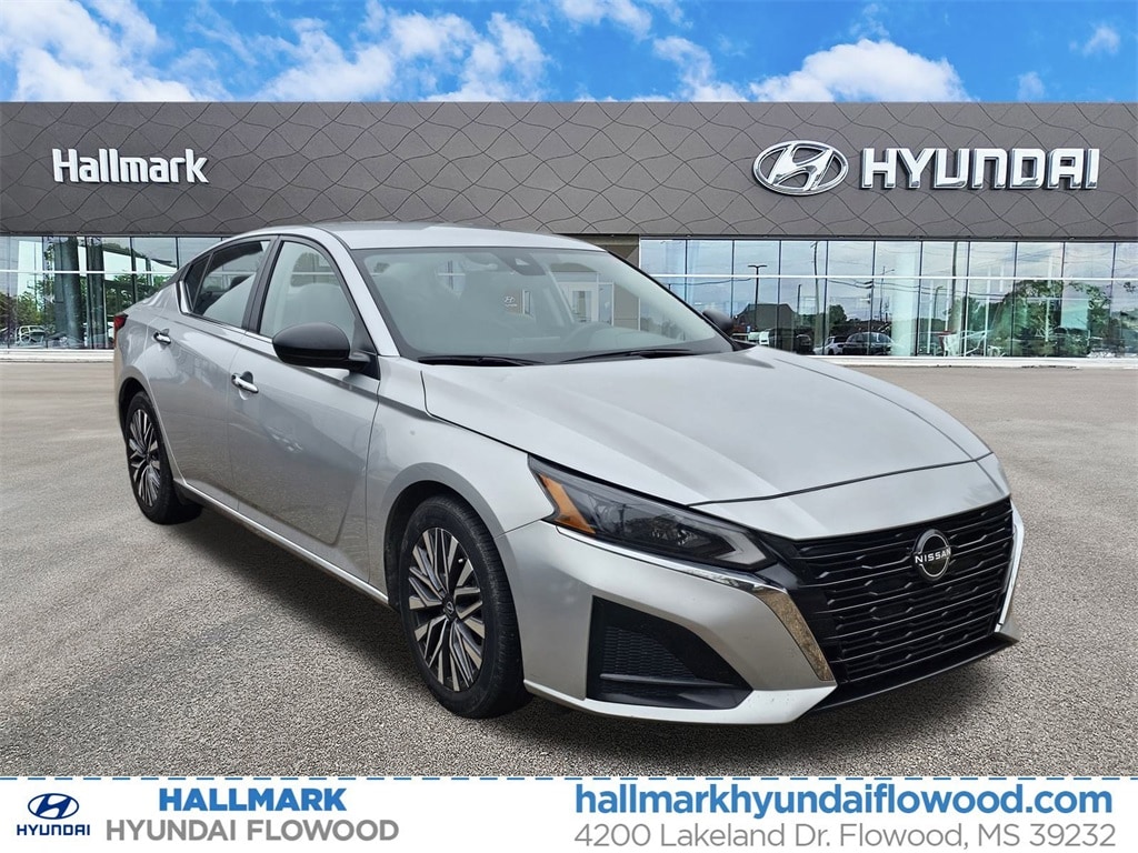 2024 Nissan Altima SV's photo