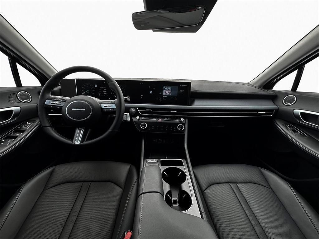 2025 Hyundai Sonata Hybrid Limited - Photo 13